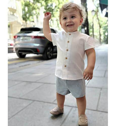 Conjunto niño camisa manga corta y pantalón a rayas azul y blanco de Yoedu | Aiana Larocca