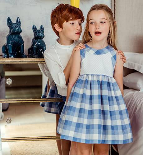 Vestido niña cuadros azul y blanco &amp; espalda abierta de Marta y Paula | Aiana Larocca