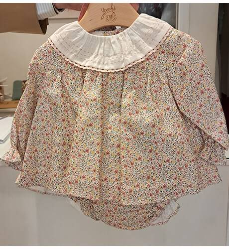 Jesusito niña estampado liberty cuello volante de Yoedu | Aiana Larocca