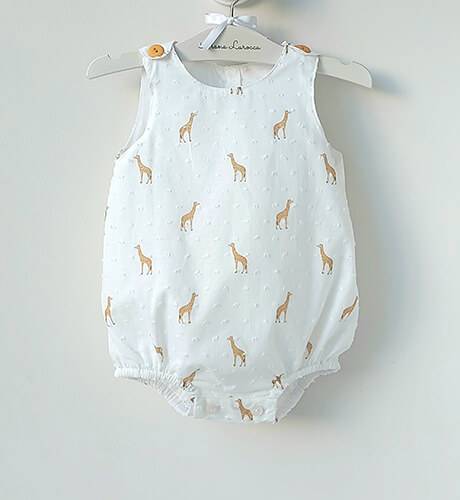 Ranita bebé blanca &amp; estampado jirafas de Blanca Valiente | Aiana Larocca