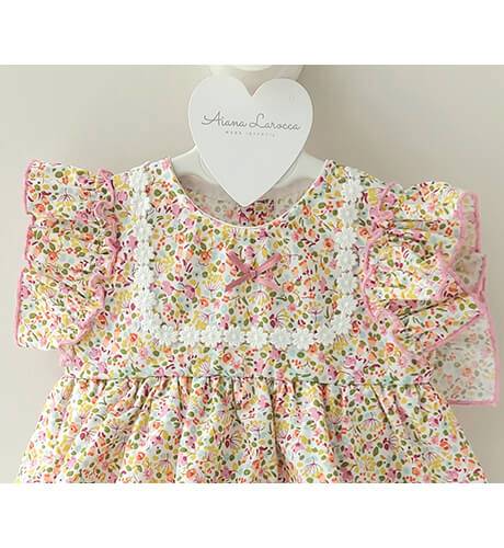Jesusito niña estampado liberty de Pilar Moya | Aiana Larocca