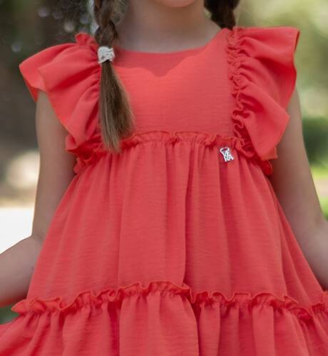Vestido niña volantes color coral de Nekenia | Aiana Larocca