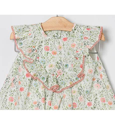 Jesusito niña estampado florecitas &amp; volante de Coco Acqua | Aiana Larocca