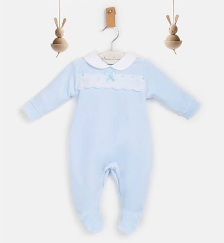Pijama bebé terciopelo celeste puntilla de Valentina Bebés | Aiana Larocca