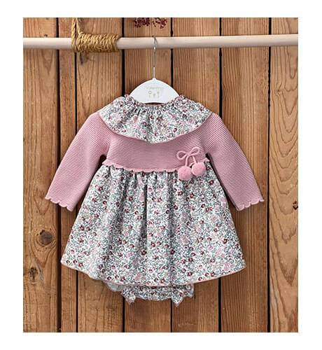 Jesusito niña estampado liberty combinado con punto rosa de Valentina Bebés | Aiana Larocca