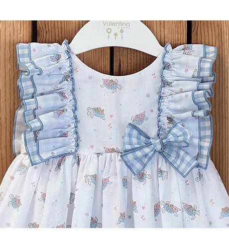 Jesusito niña estampado blue turtles &amp; florecitas de Valentina Bebés | Aiana Larocca