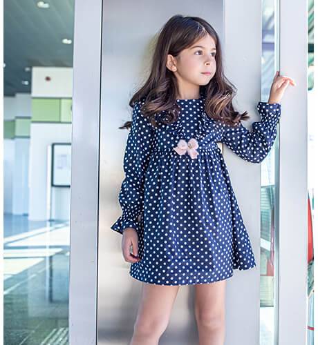 Vestido azul marino lunares blancos de Vera by Nekenia | Aiana Larocca Moda  Infantil